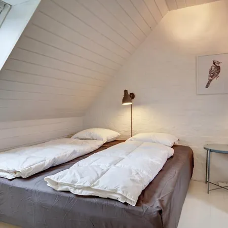 Charmerende Fiskerhus I Aarsdale * Svaneke