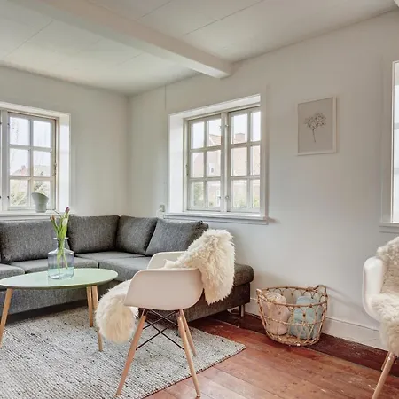 Charmerende Fiskerhus I Aarsdale