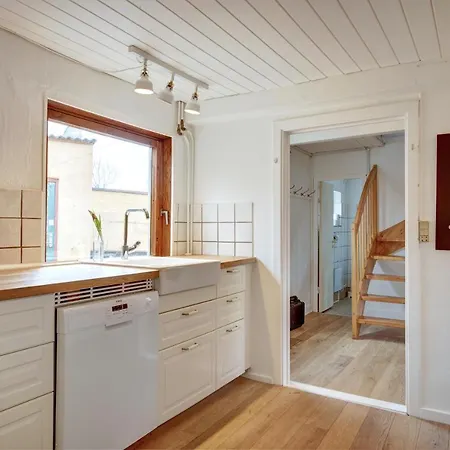Charmerende Fiskerhus I Aarsdale