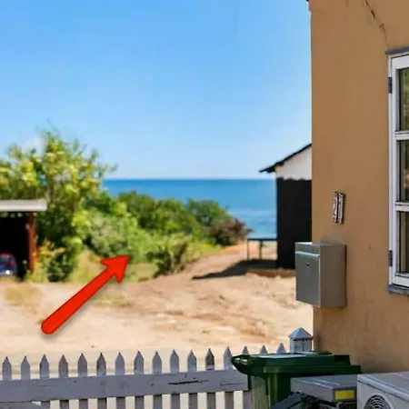 Charmerende Fiskerhus I Aarsdale * Svaneke